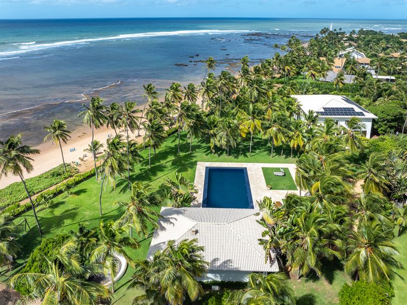 Beachfront estate in Praia do Forte, Bahia