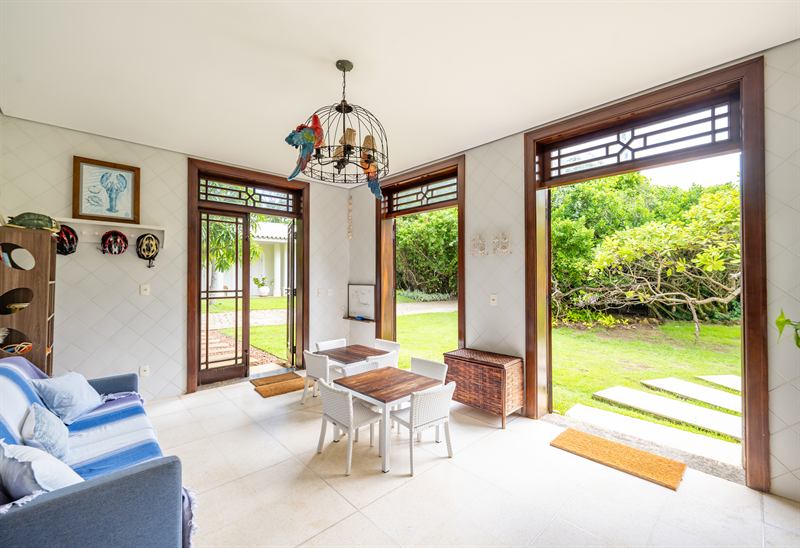 Dining room seating 14