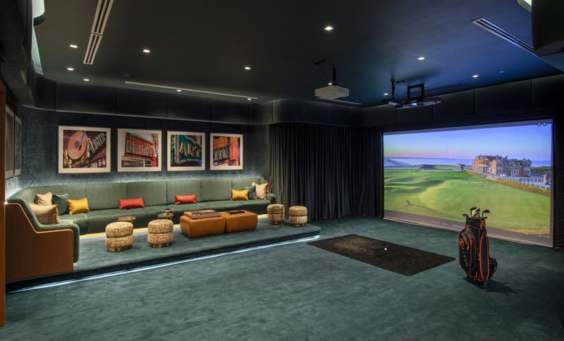 Multi-sport simulator studio