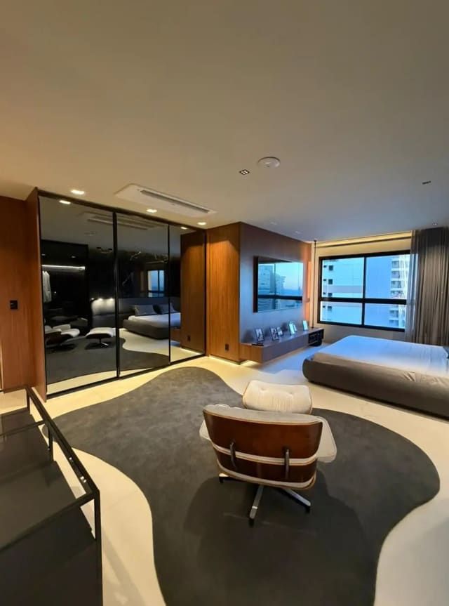 Master en-suite bedroom